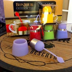 Bundle of 2 - Bonjour tea infusers NWT. 2 for $6